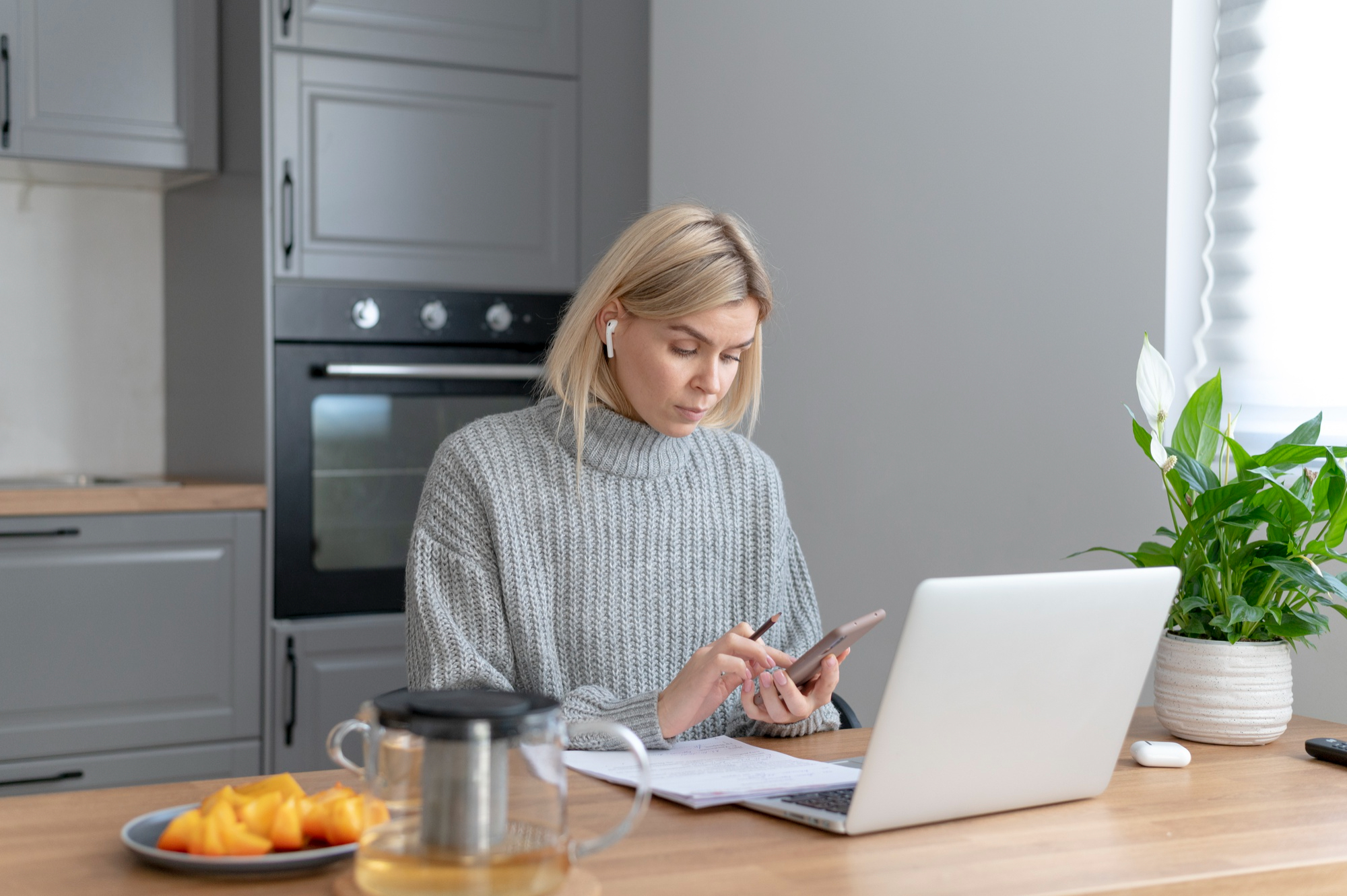 Stay Motivated When Working From Home: Best Tips to Stay Focused
